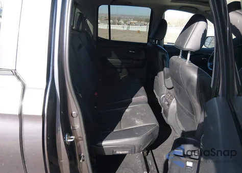2019 Honda Ridgeline Rtl-E z USA, uszkodzony, nr VIN 5FPYK3F75KB026074